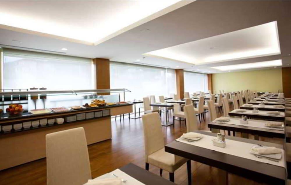 Hotel Thalasso Cantabrico Las Sirenas 4 Superior Viveiro Restaurant photo